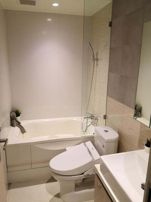 Runesu Thonglor 5 ห้องน้ำ.jpg