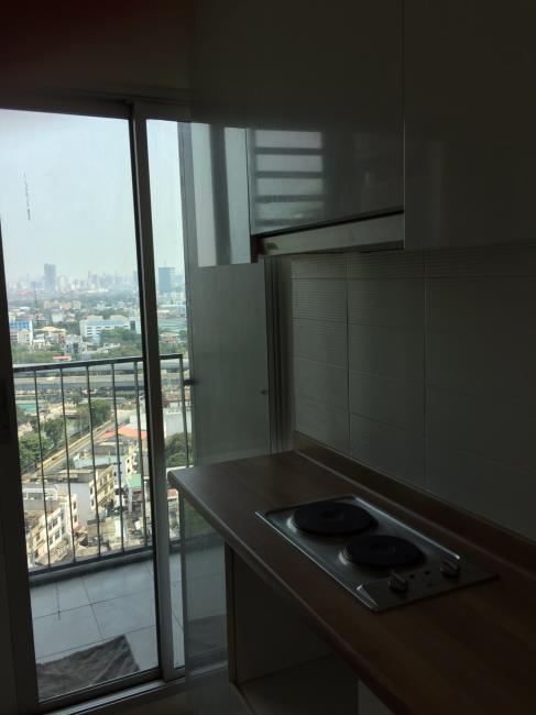 ยู ดีไลท์ 3 ประชาชื่น - บางซื่อ มุมครัว ระเบียง.jpg