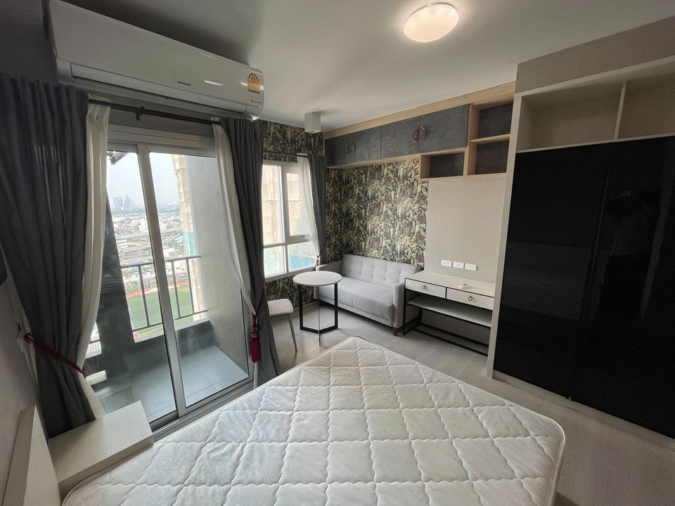 Chapter One Shine Bangpo มุมในห้อง.jpg