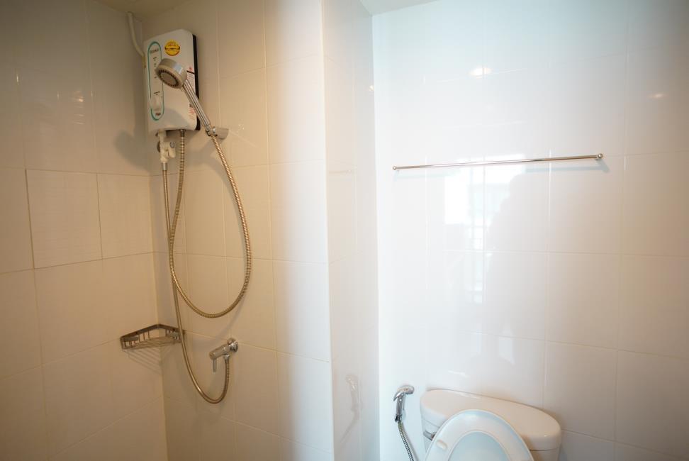 Lumpini Ville On Nut 46 ห้องอาบน้ำ.jpg