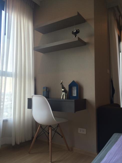 The Base Rama 9 - Ramkhamhaeng โตีะทำงาน (2).jpg