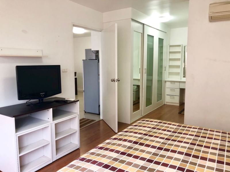 Condo One Siam ทีวี.jpg