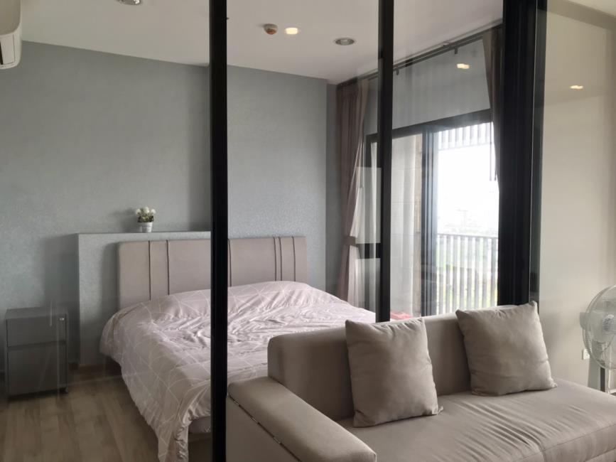 Niche Mono Charoen Nakorn เตียง โซฟา.jpg