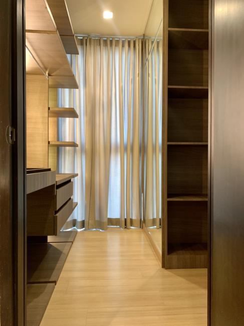 Sky Walk Condominiumมุมตู้.jpg