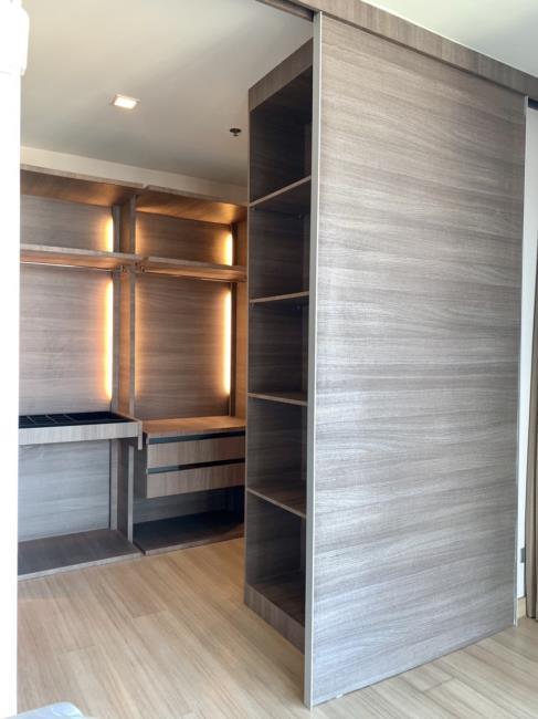 Sky Walk Condominium ชั้นวางของ.jpg