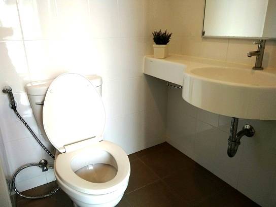 Lumpini Ville Onnut 46 ห้องน้ำ.jpg