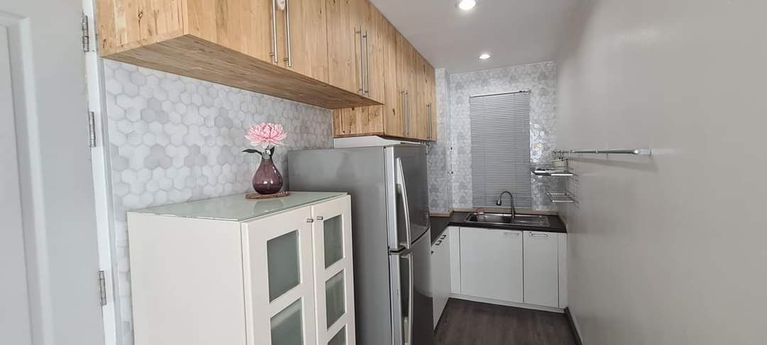 Sukhumvit Plus ตู้เย้น.jpg