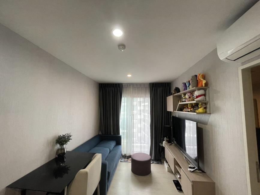 The Niche Mono Sukhumvit 50 โซฟา ทีวี.jpg