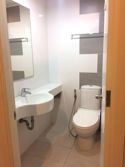 ลุมพินี เพลส พระราม 4-กล้วยน้ำไท ห้องน้ำ.jpg