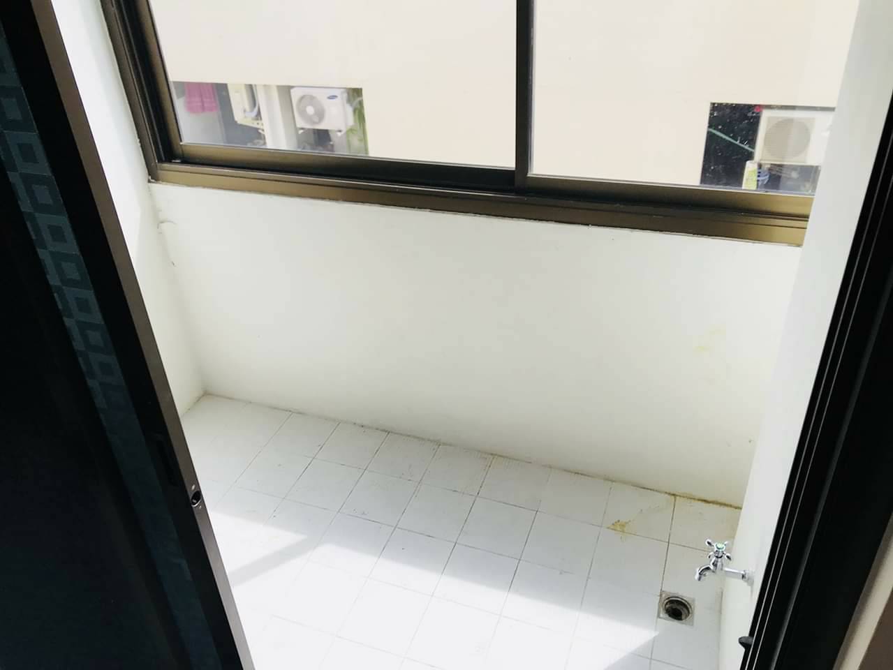 Ratchada City Condo ระเบียง.jpg