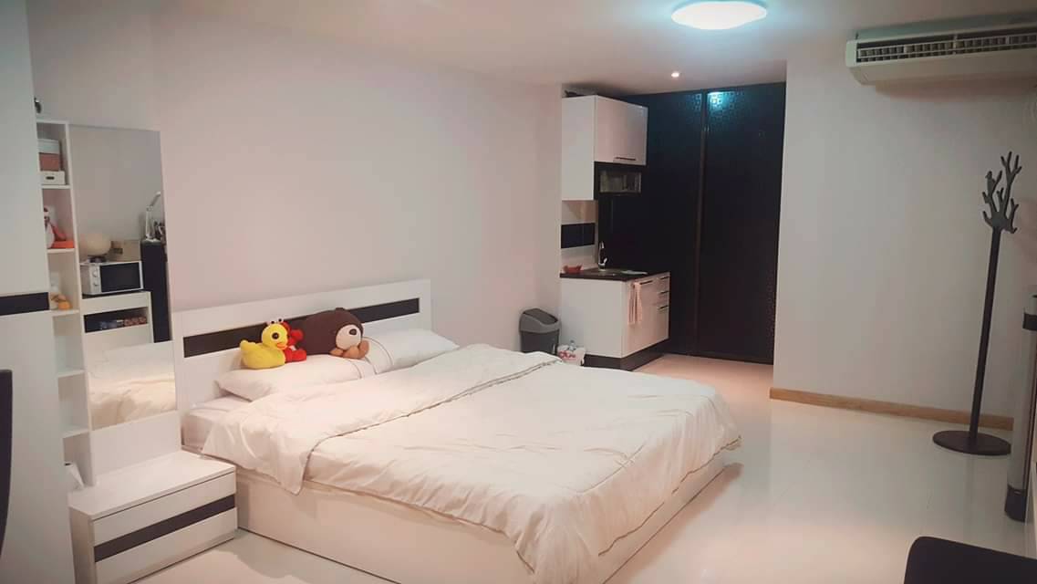 Ratchada City Condo เตียงนอน.jpg