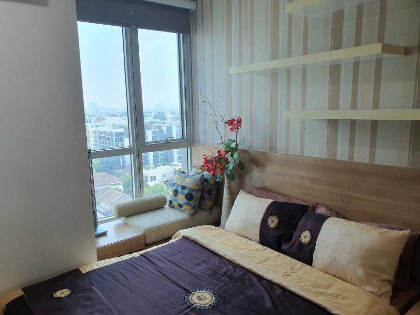 Rhythm Sukhumvit  หัวเตียง.jpg