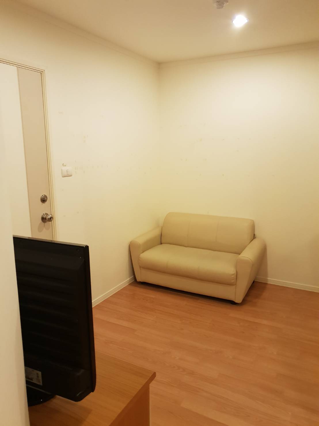 Lumpini Mega City Bangna โซฟา.jpg