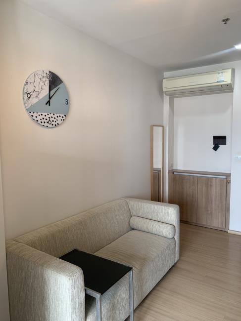 Rhythm Sukhumvit  โซฟา.jpg