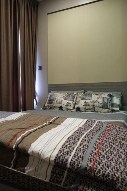 Brown Condo Ratchada 32 เตียง.jpg