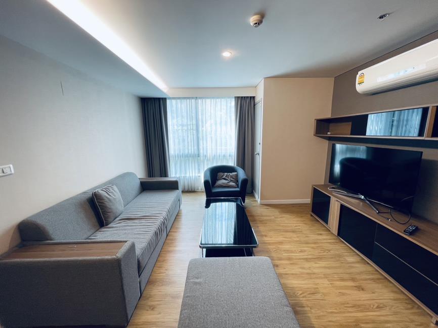 Siamese Nang Linchee  โซฟา ทีวี (2).jpg