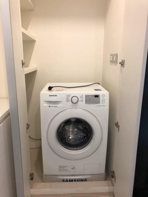 Rhythm Sukhumvit 42 เครื่องซักผ้า.jpg