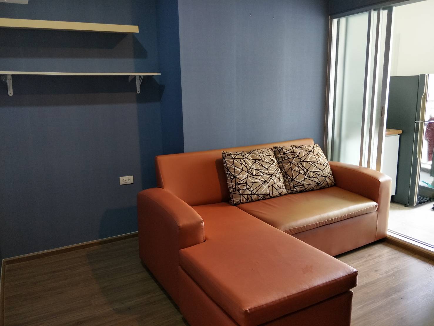 U Delight @Talat Phlu Station โซฟา.jpg