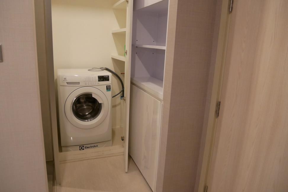 Rhythm Sukhumvit 42 เครื่องซักผ้า.jpg