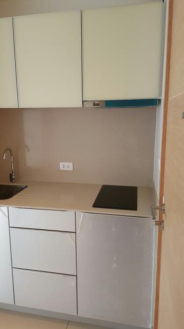 The Lofts Ekkamai ครัว.jpg