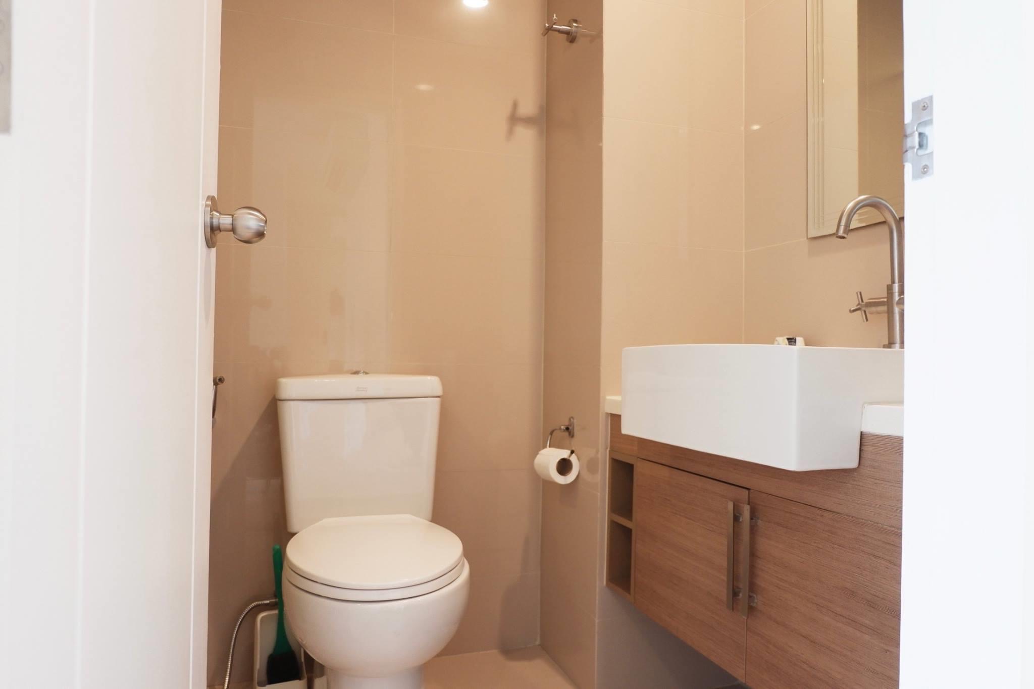 Hive Sukhumvit 65 ห้องน้ำ.jpg