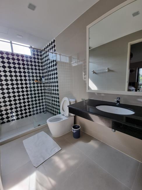 Ideo Blucove Sukhumvit ห้องน้ำ.jpg