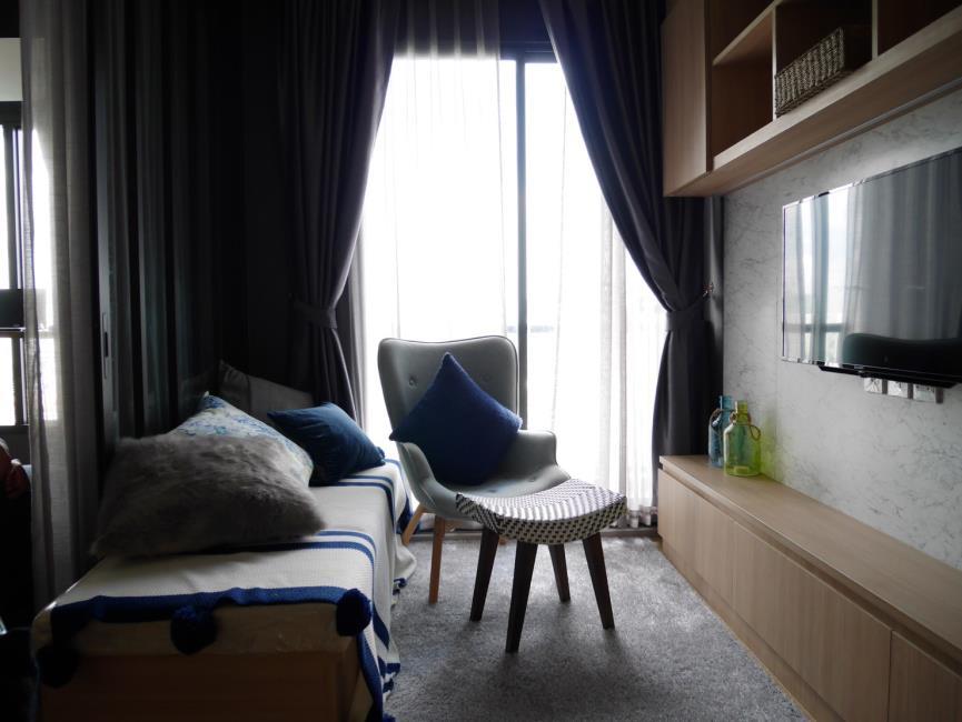 M Jatujak โซฟา ทีวี.jpg