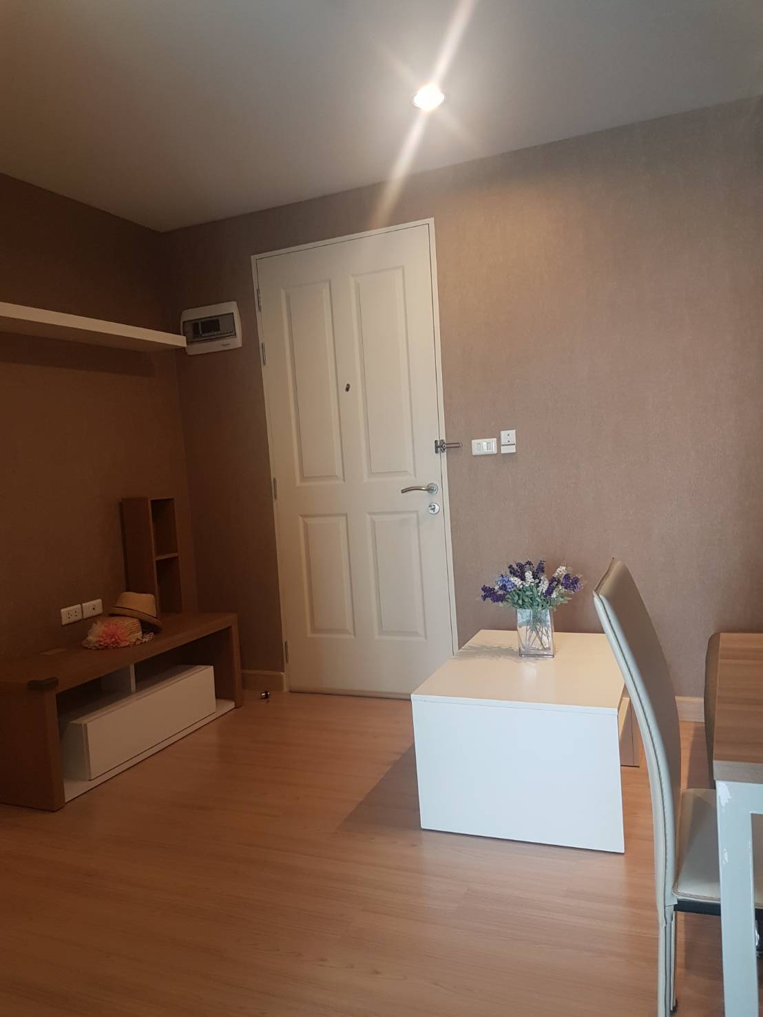 The Niche ID - Rama 2 ชั้นวางทีวี.jpg