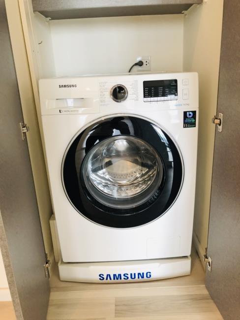 The Key Sathorn-Charoenraj เครื่องซักผ้า.jpg