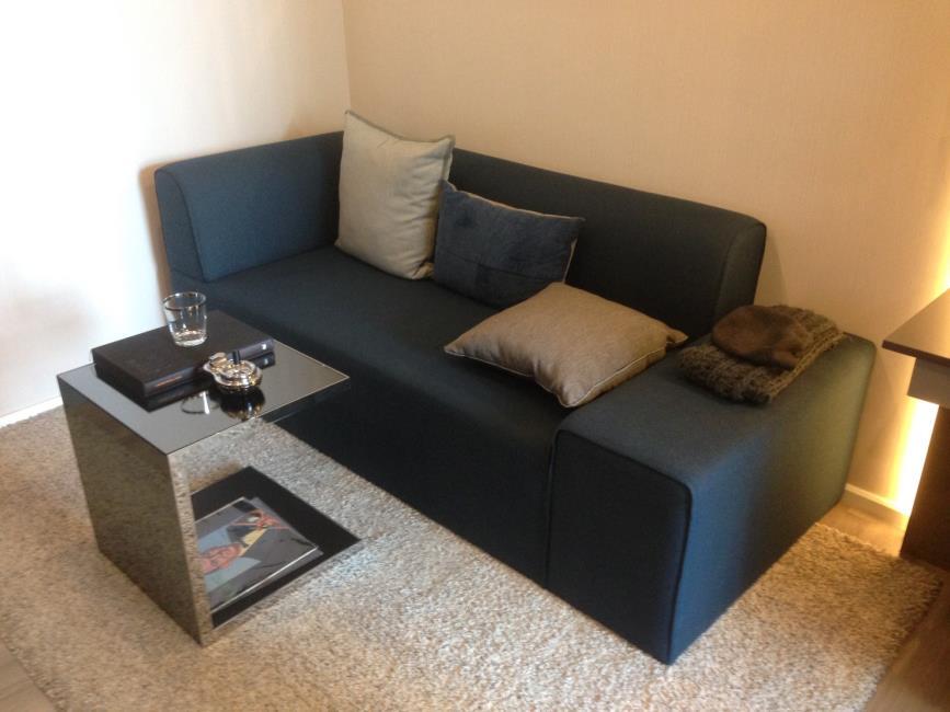 The Room Sukhumvit 69 โซฟา.jpg