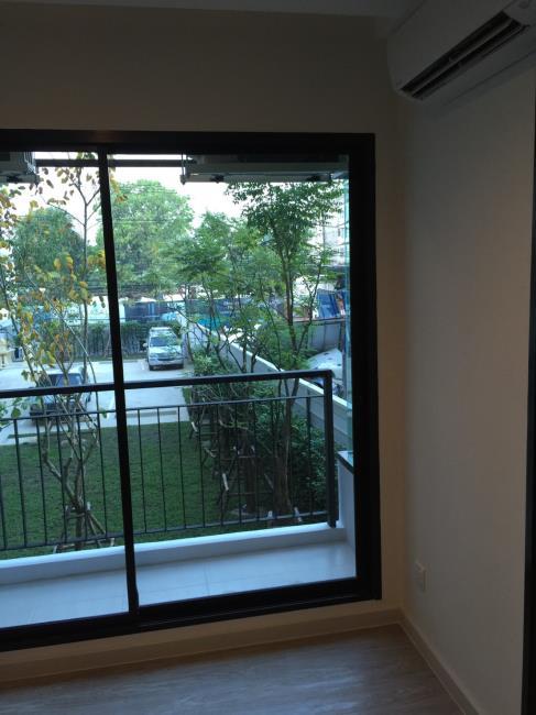 Villa Lasalle ระเบียง.jpg