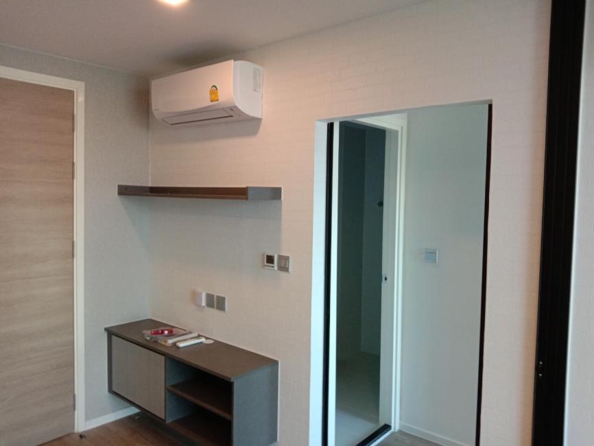 Atmoz Ladprao 15 ชั้นวางทีวี.jpg