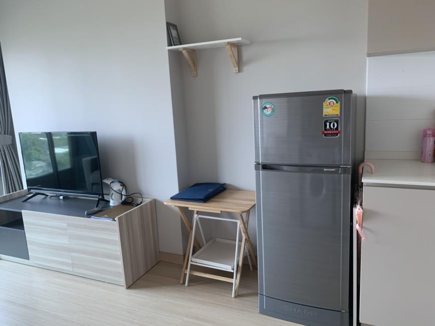 Lumpini Suite Phetchaburi-Makkasan ทีวี ตู้เย็น.jpg