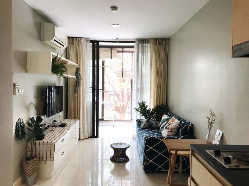 Ideo Blucove Sathorn ทีวี โซฟา.jpg