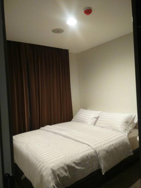 Villa Lasalle เตียงนอน.jpg