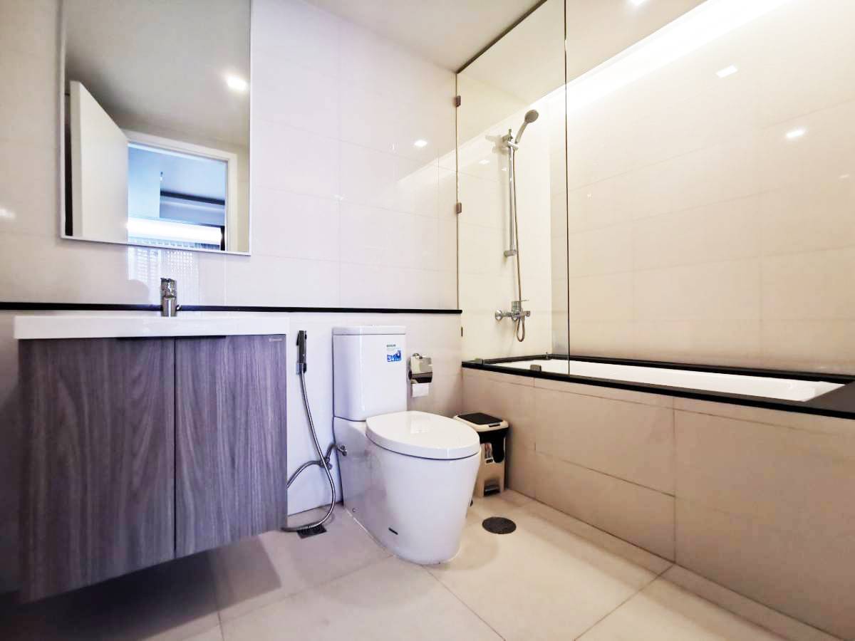 Circle Rein Sukhumvit 12 ห้องน้ำ.jpg