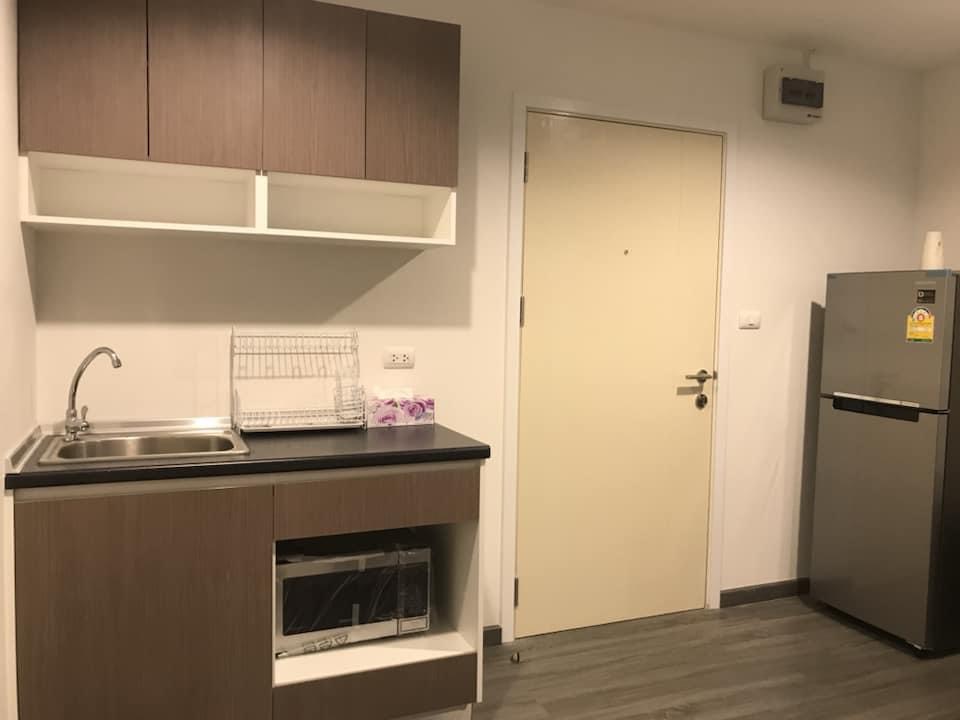 The Trust BTS Erawan ครัว.jpg