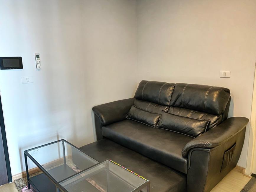 Bangkok Horizon Sathorn โซฟา.jpg