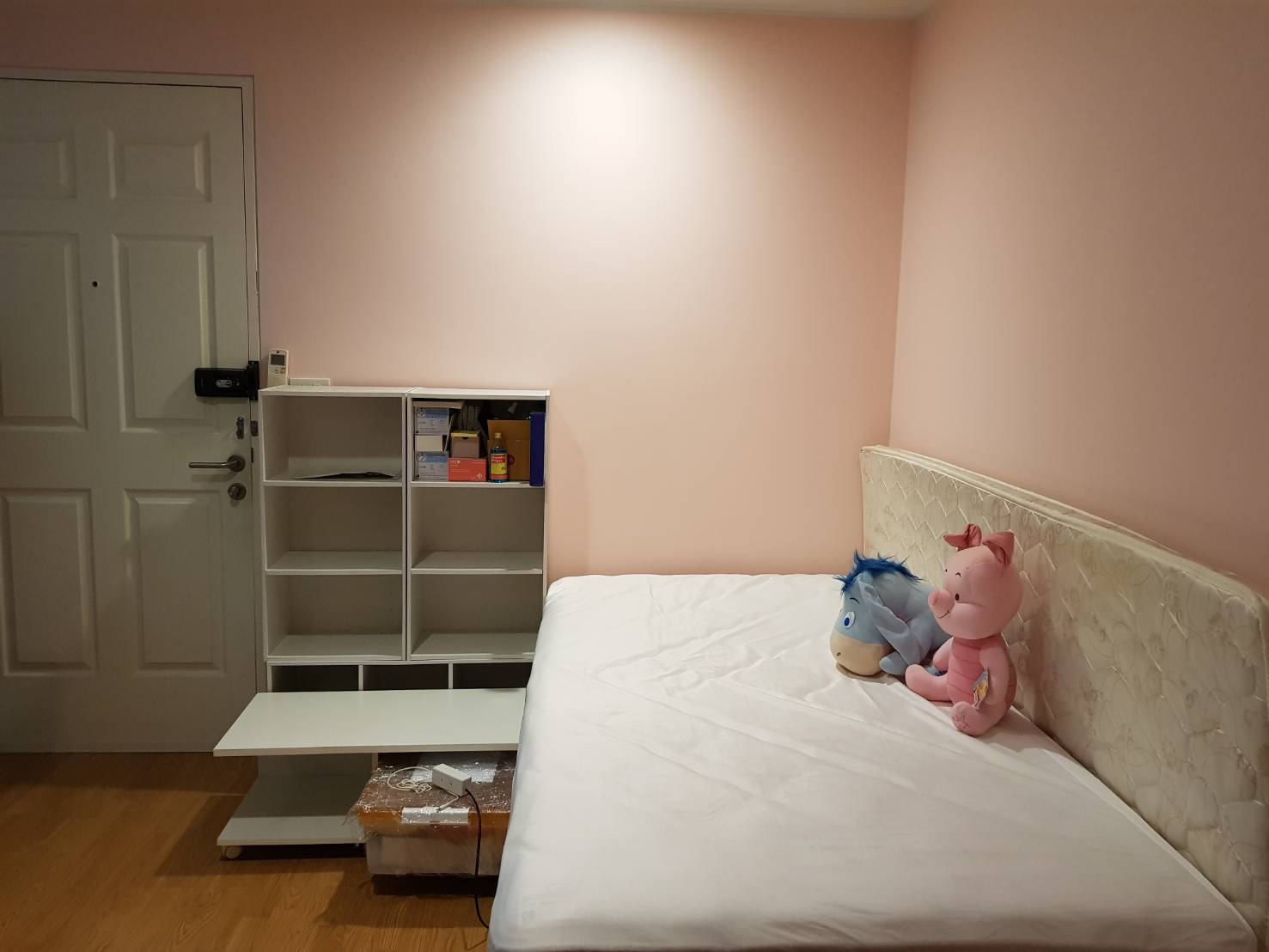 U Delight @ Huay Kwang Station เตียงนอน.jpg