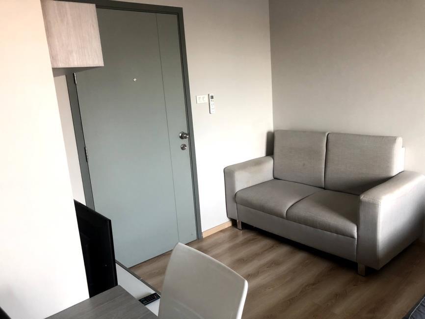 Present Condo Ekachai 32 โซฟา.jpg