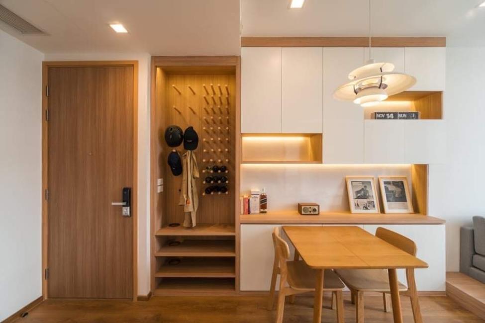 Noble BE33 โต๊ะอาหาร.jpg