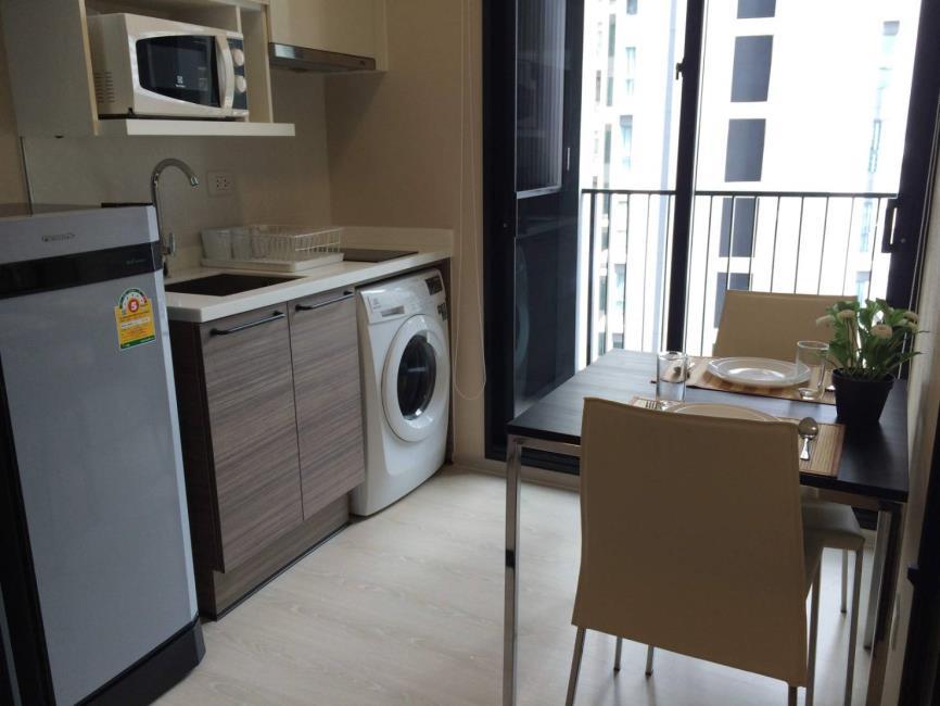 Condolette Midst Rama 9 ครัว.jpg