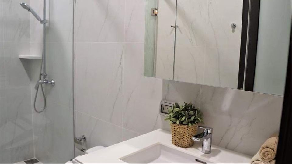 Chewathai Residence Asoke ห้องน้ำ.jpg