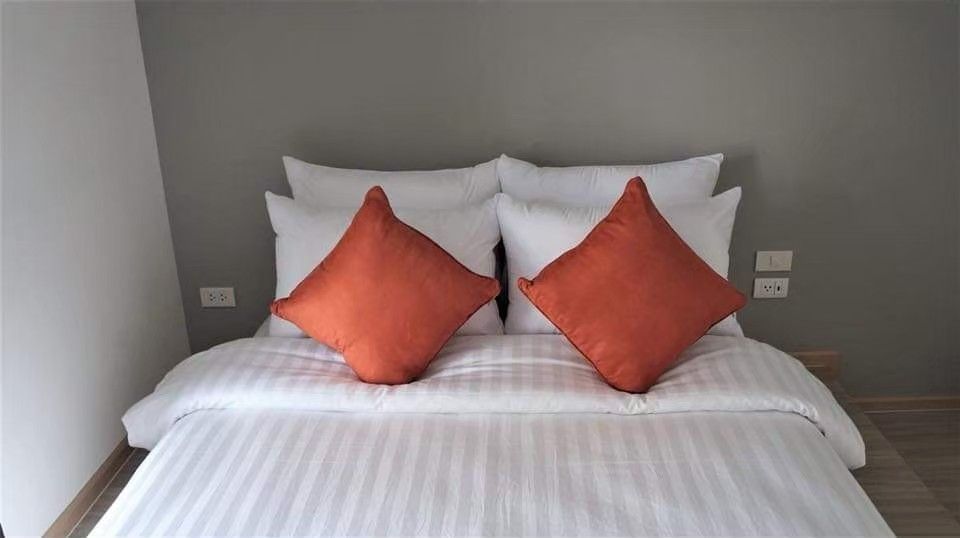 Chewathai Residence Asoke เตียง.jpg