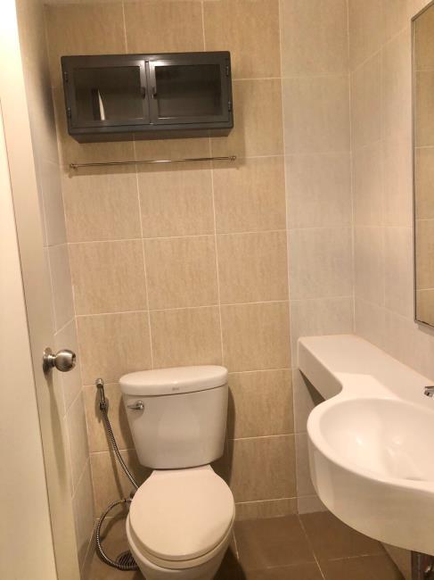 Lumpini Ville On Nut - Phatthanakan  ห้องน้ำ.jpg