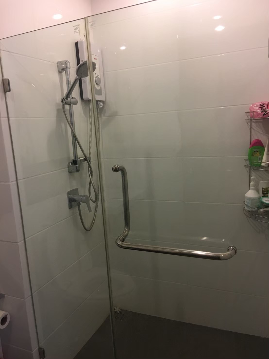 The Tempo Grand Sathorn-Wutthakat ห้องอาบน้ำ.jpg