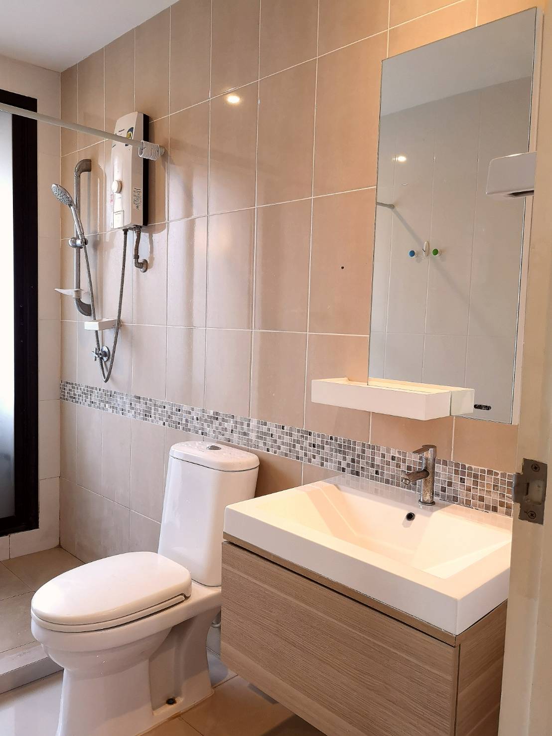 S 1 Rama 9 ห้องน้ำ.jpg