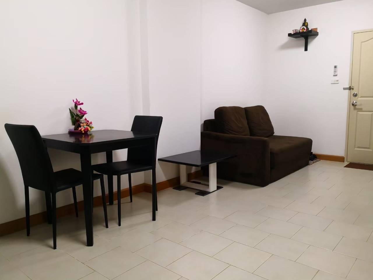 Supalai City Resort Ratchada-Huaykwang โต๊ะอาหาร.jpg