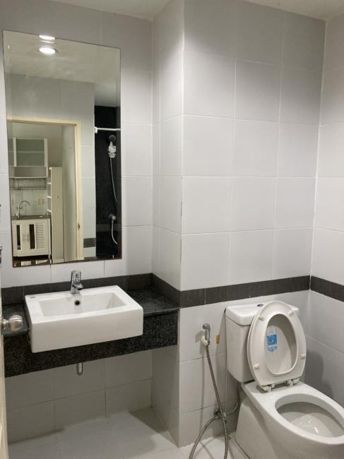 A Space Asoke-Ratchada ห้องน้ำ.jpg