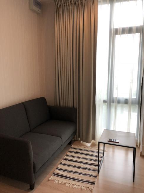 Bangkok Horizon Sathorn โซฟา.jpg